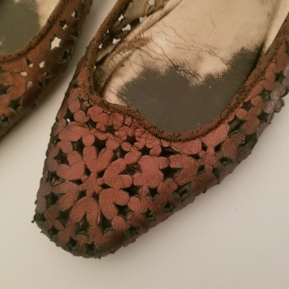 Jimmy Choo Bronze Brown Leather Star Cutout Flats - Picture 4 of 8